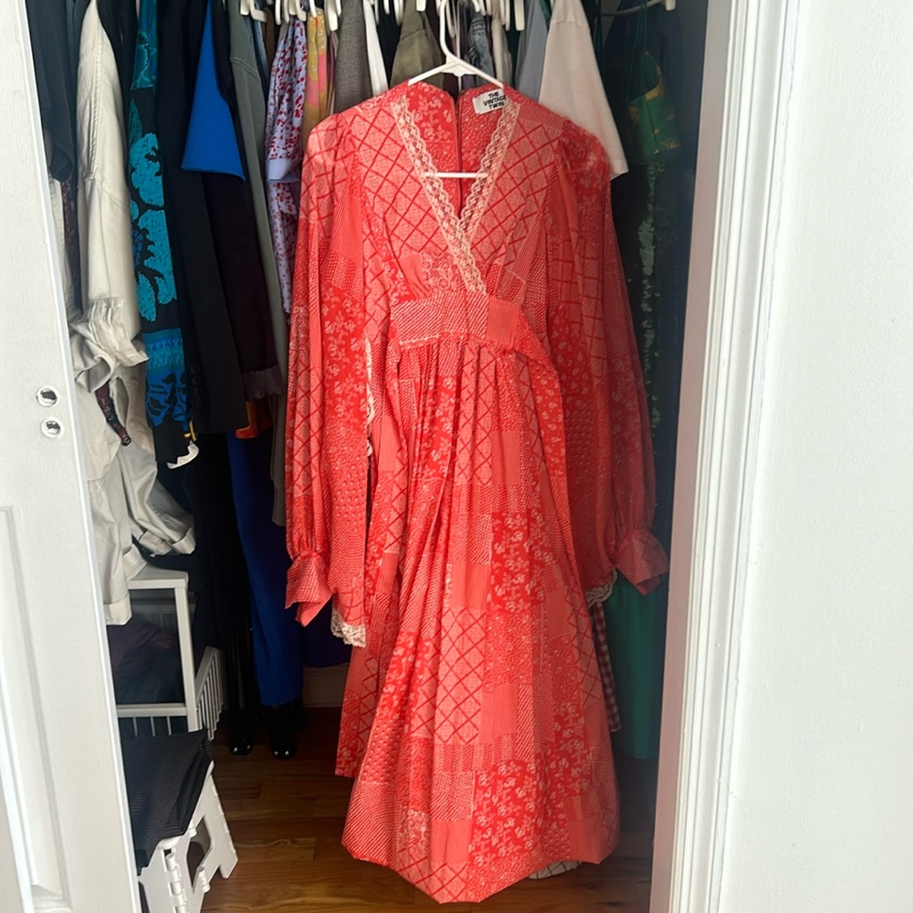 Beautiful vintage maxi prairie cottage core dress red with lace balloon sleeves
